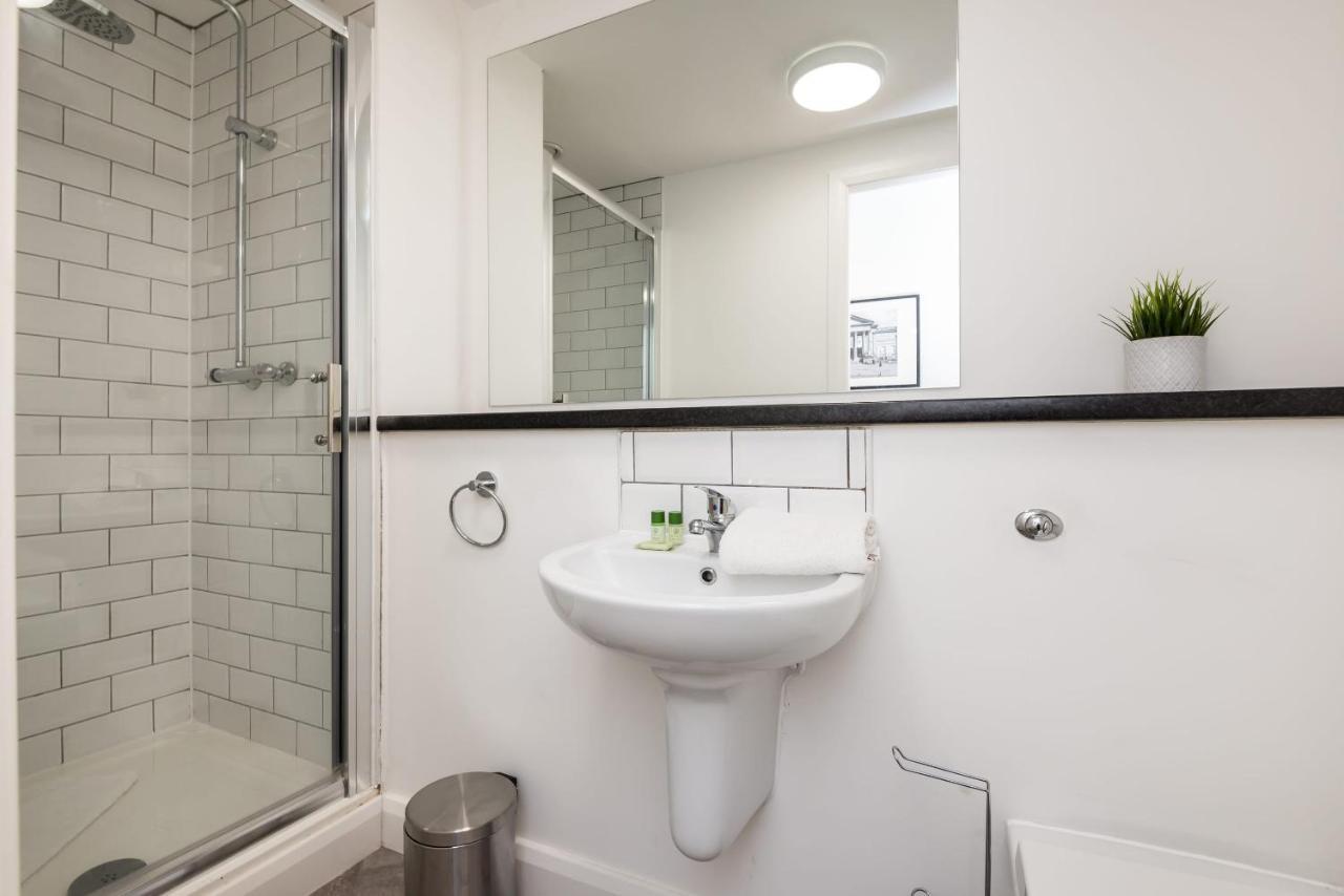 Host Apartments - Spacious 3 Bed Apartment With 3 Ensuites Liverpool Ngoại thất bức ảnh